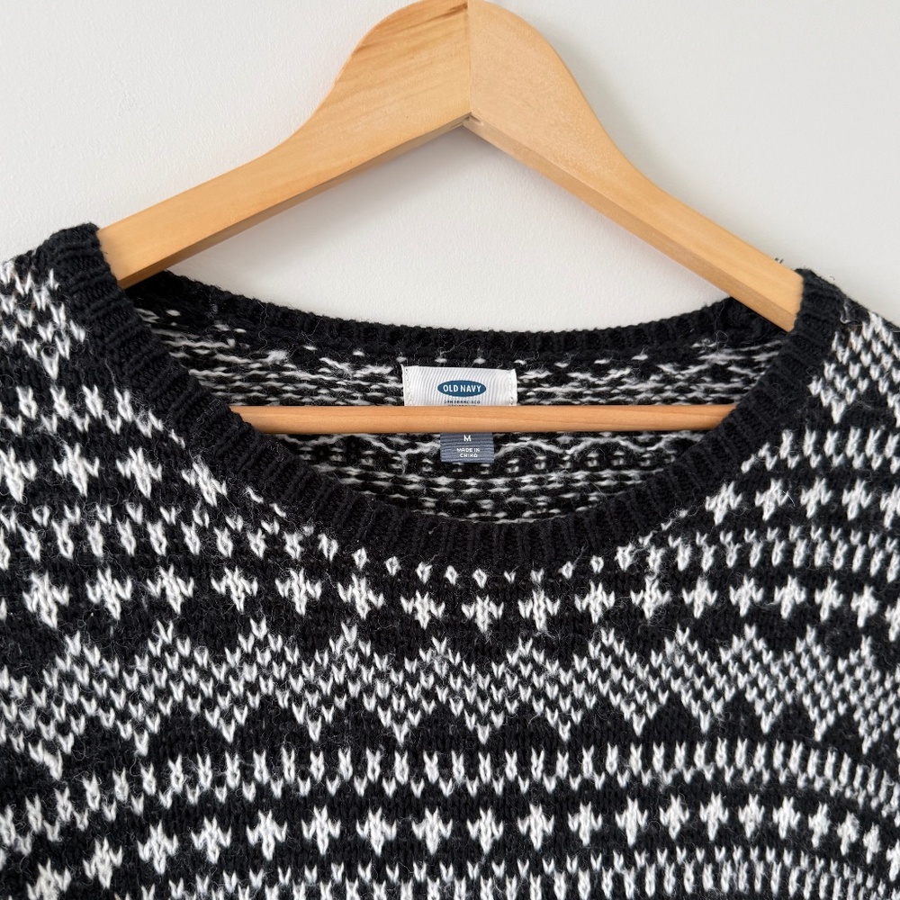 OLD NAVY | Black & White Knit Sweater (size medium) - Picture 4 of 4